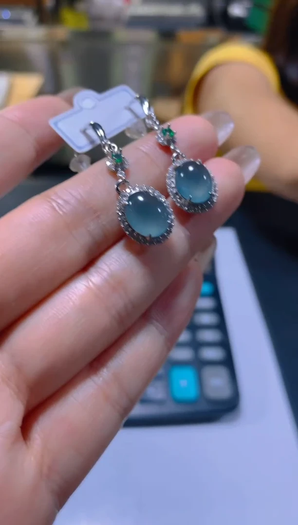 未镶嵌翡翠耳饰多样性发一