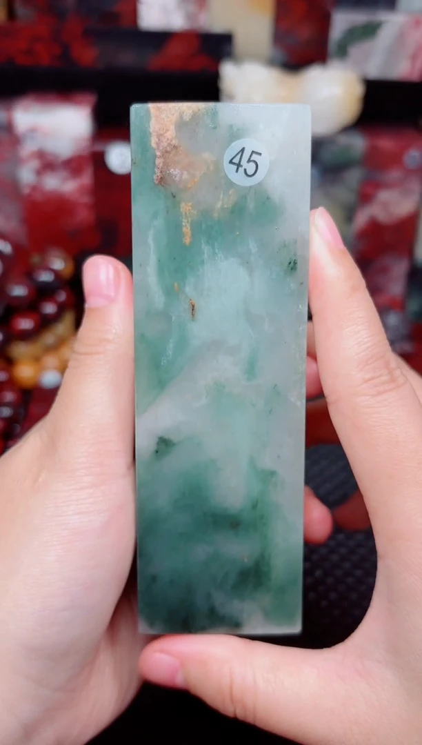 玉45号桂林鸡血玉印章摆件