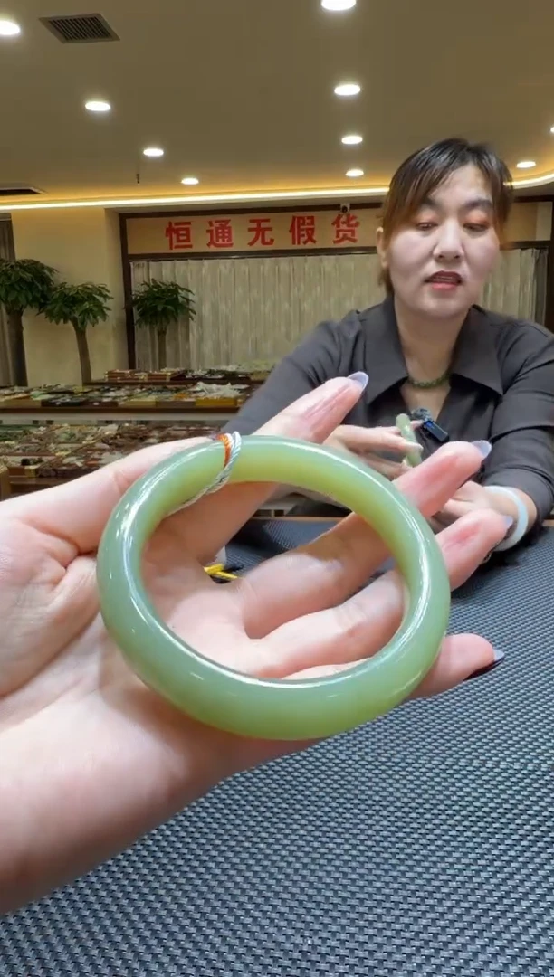 颈饰未镶嵌和田玉手镯58