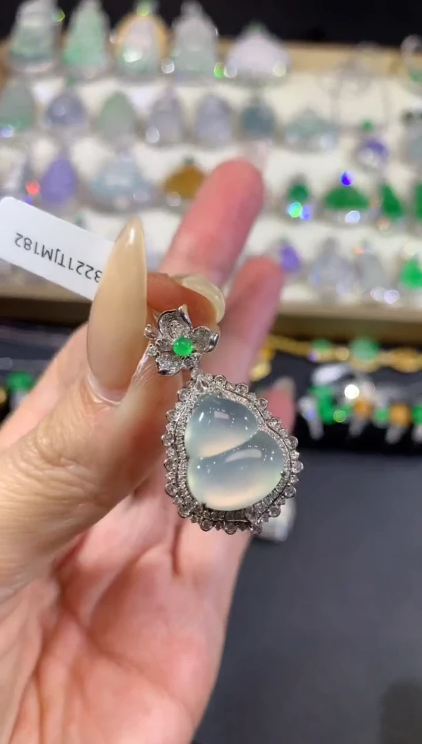 吊坠(不含链)18K金镶嵌翡翠54-葫芦