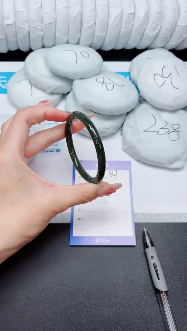 手镯和田玉未镶嵌M84-54.7XB