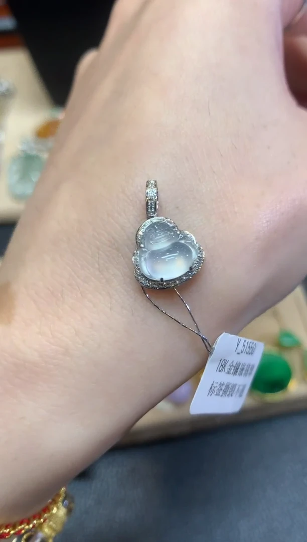 翡翠18K金镶嵌颈饰佛公【无服务费】