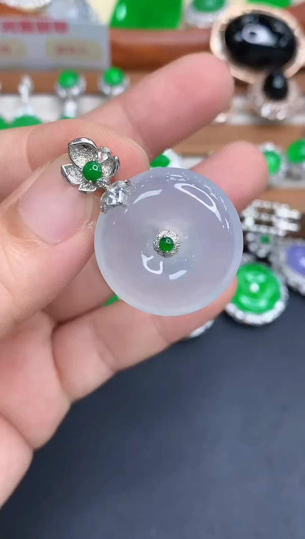 颈饰18K金镶嵌翡翠525-中国好珍宝