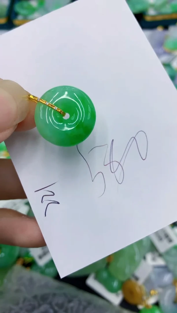 翡翠18K金镶嵌颈饰1111111111