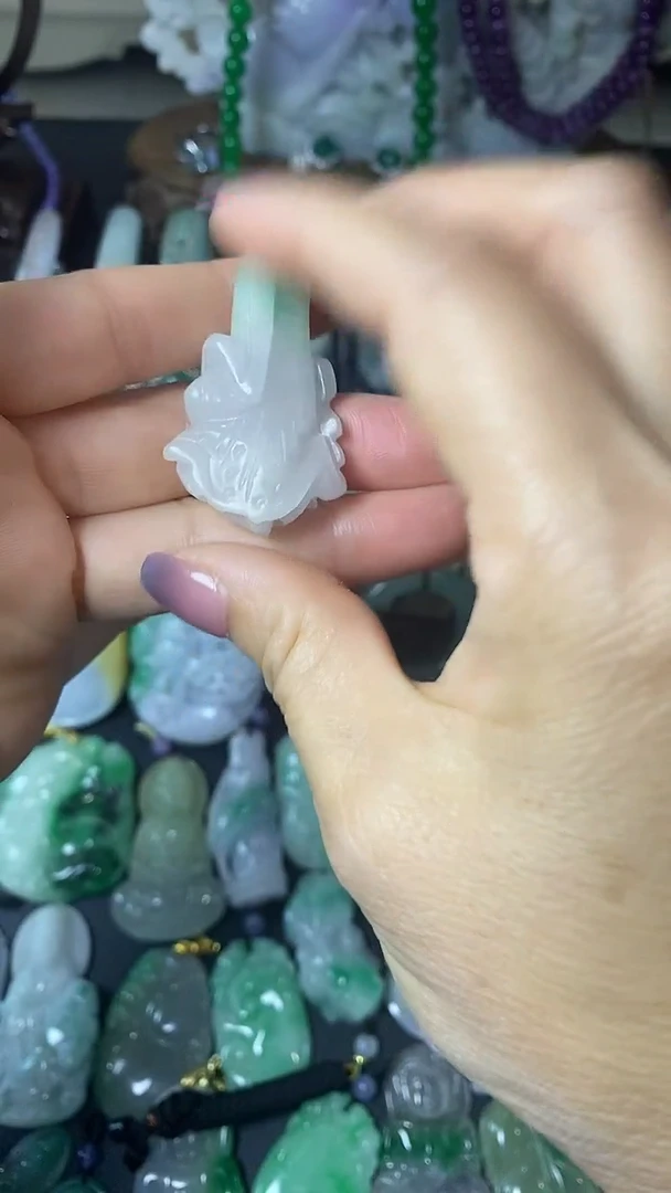 颈饰未镶嵌翡翠百财