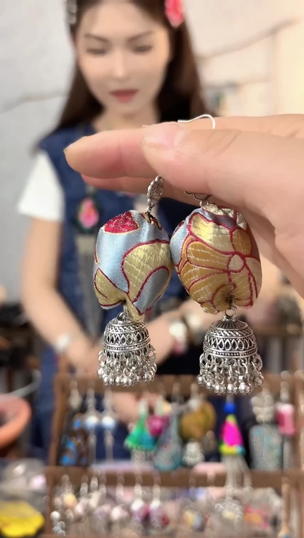 织绣彩云南阁非遗老绣饰品069