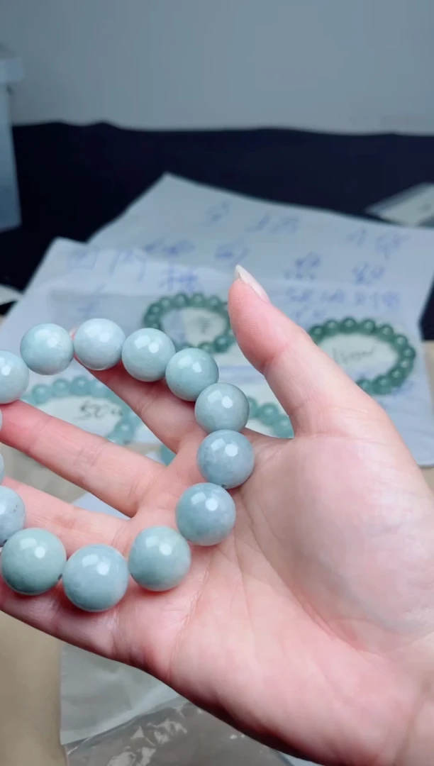 定制翡翠未镶嵌珠串