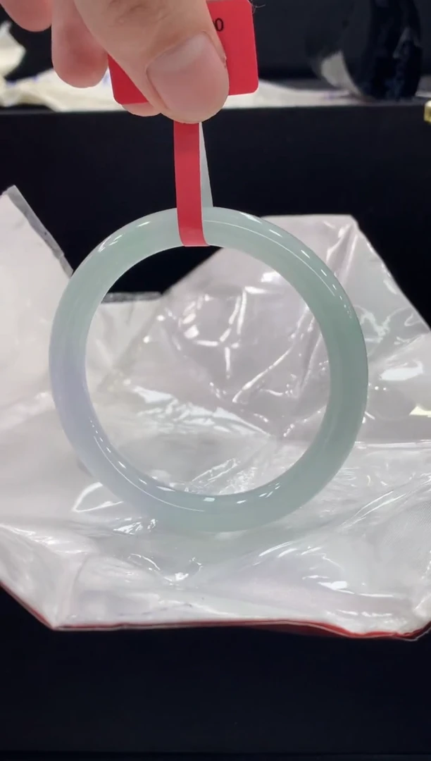 翡翠手镯未镶嵌手镯