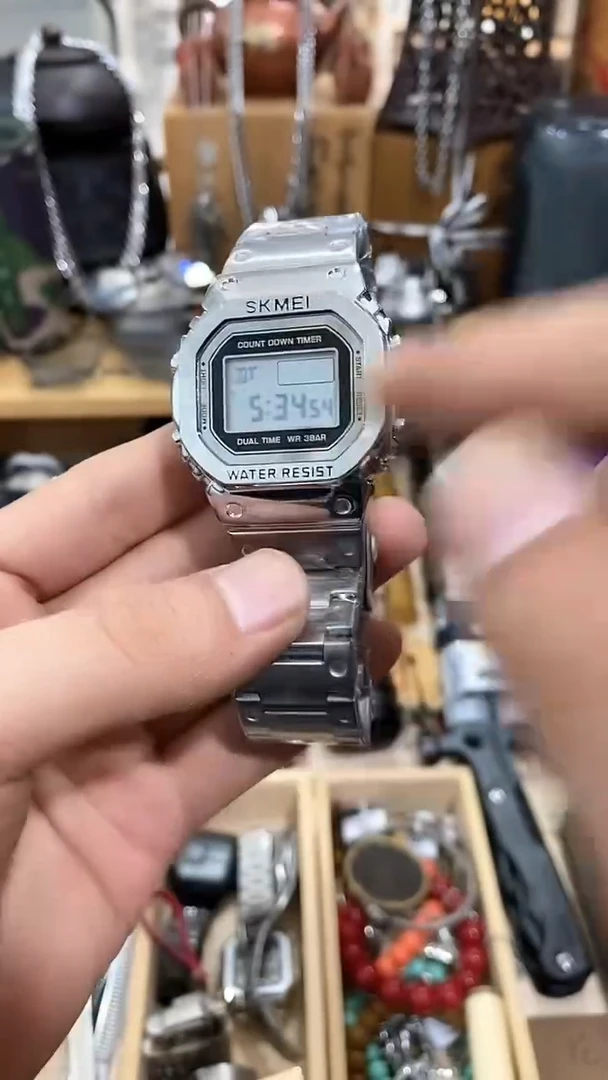 瓷片闪购商品  如图所示