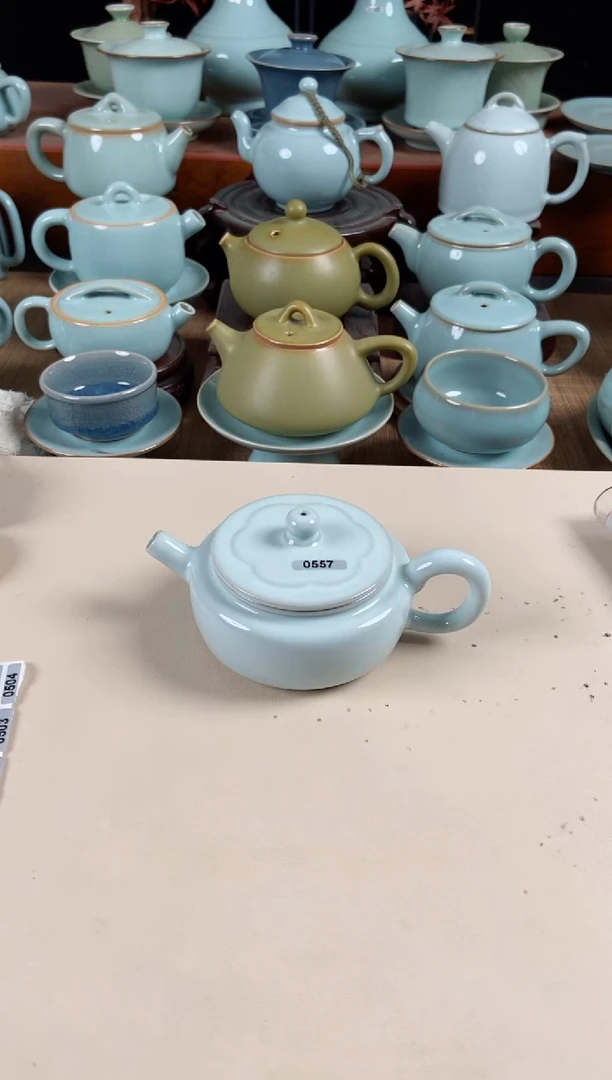 【闪购商品】其他557号微微瑕月白梅花壶赵琳支钉烧汝瓷