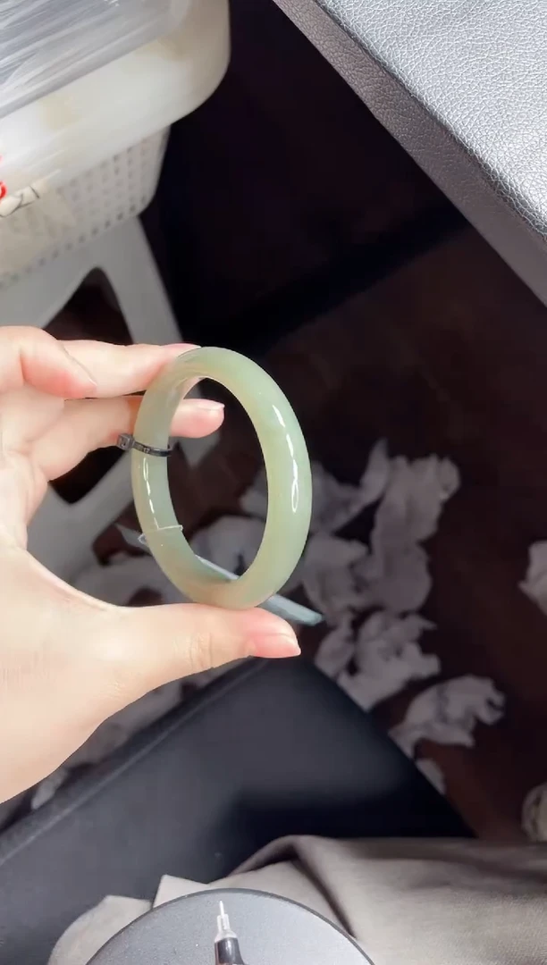 和田玉手镯未镶嵌26V342-57