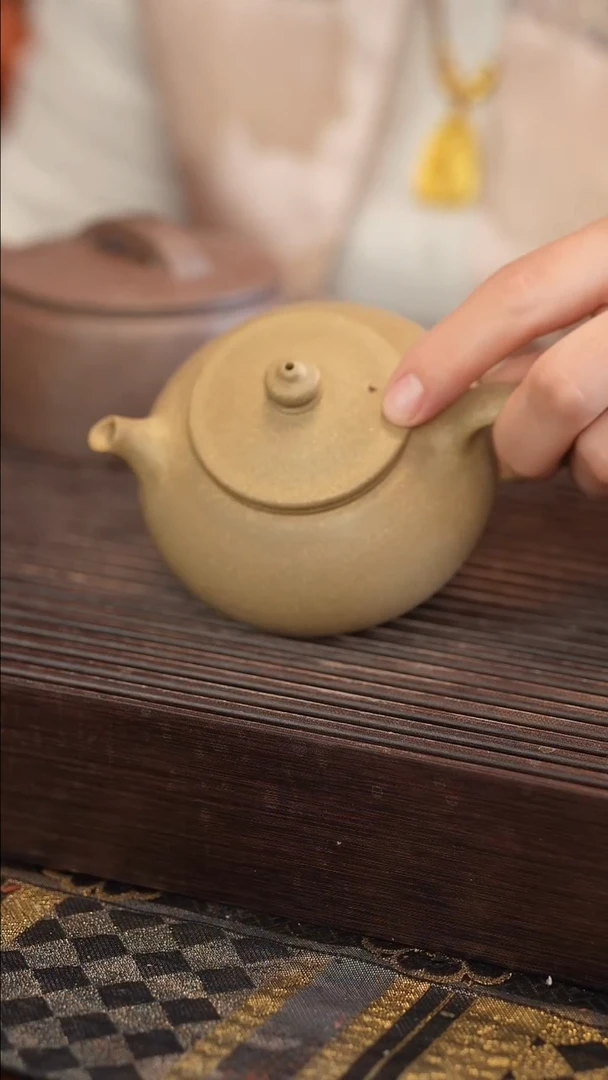 茶壶紫砂寒江 绿泥 口沿裂 爆点