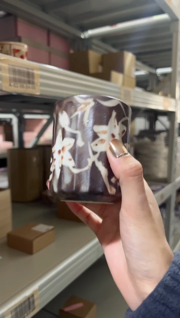 【闪购商品】瓷片志野烧 铁线花手握杯