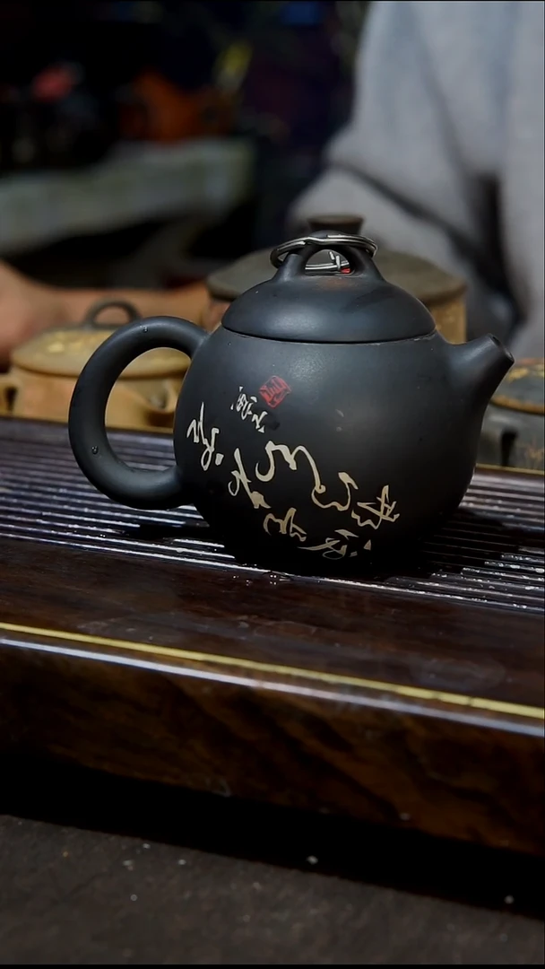 云南建水紫陶071 微瑕  全手工彩填壶  180cc