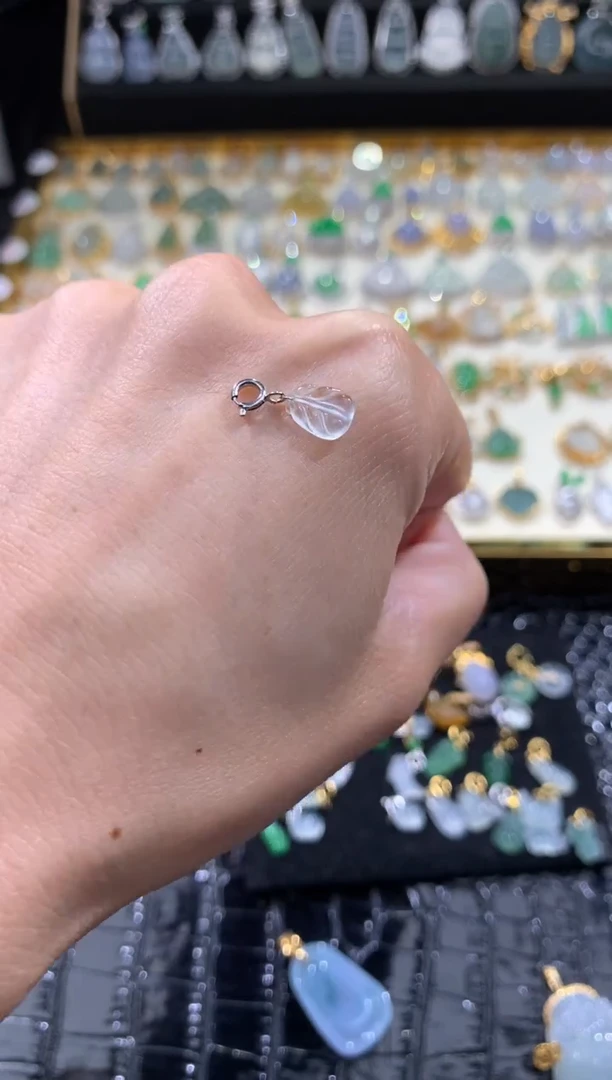 颈饰18K金镶嵌翡翠翡翠