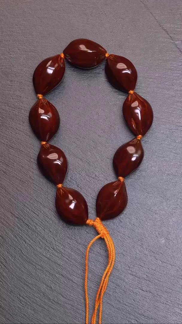 【闪购商品】橄榄核吊坠四花回血素串