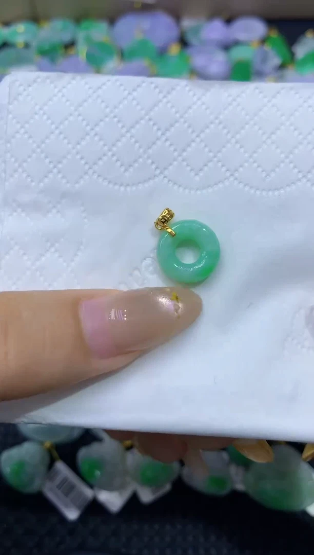 颈饰未镶嵌翡翠天然缅甸翡翠A货