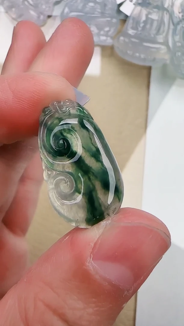 翡翠未镶嵌颈饰/缅甸天然翡翠A货