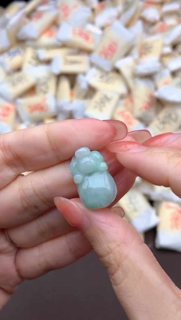 【闪购商品】翡翠挂件未镶嵌一