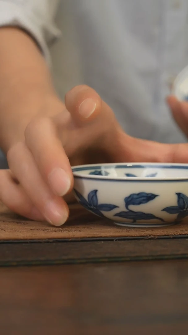 杯柴窑青花破价福利  微瑕