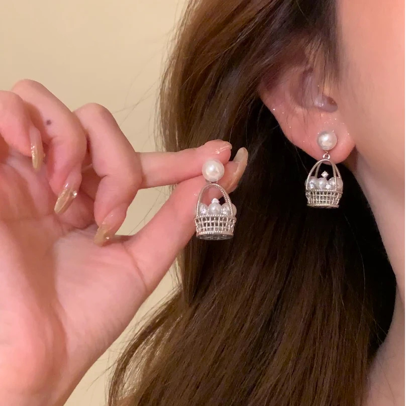 铜合金锆石耳饰 秋冬轻奢闪锆珍珠花篮耳环女气质韩系耳针耳饰