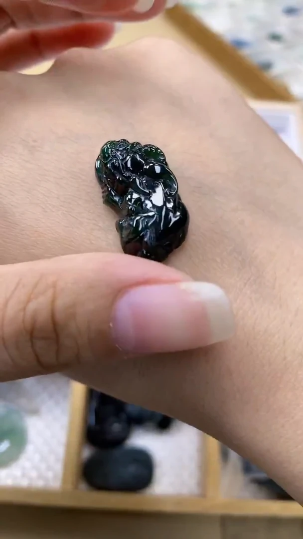 未镶嵌定制翡翠傑*挂件