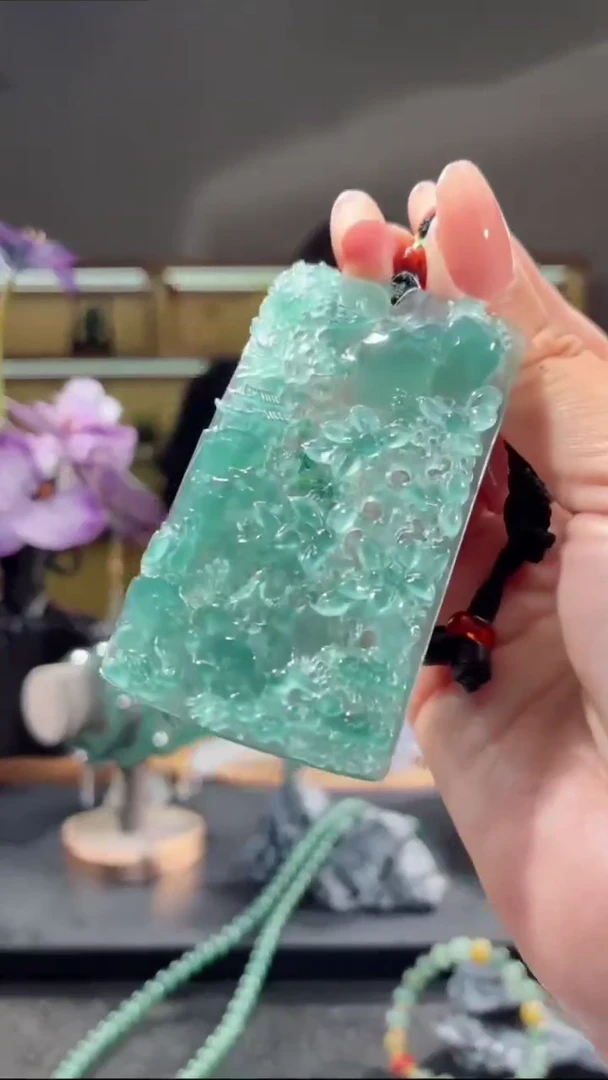 吊坠(不含链)未镶嵌翡翠山水牌（多样性发其一）