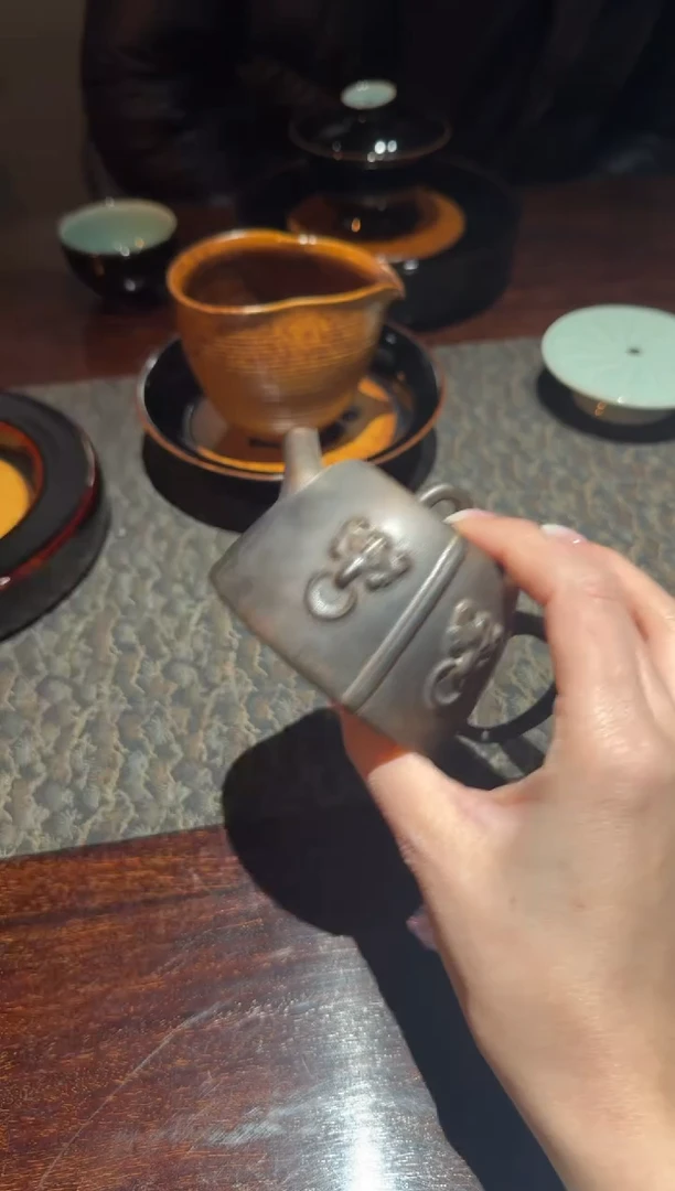 瓷小*哥黄灿  兽耳壶