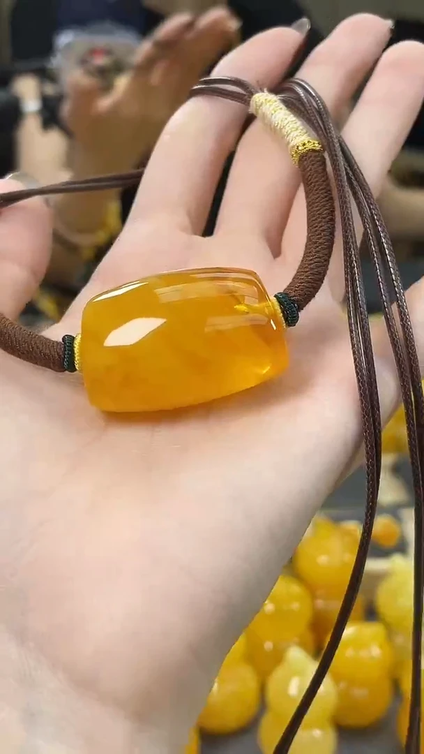裸石琥珀未镶嵌j42