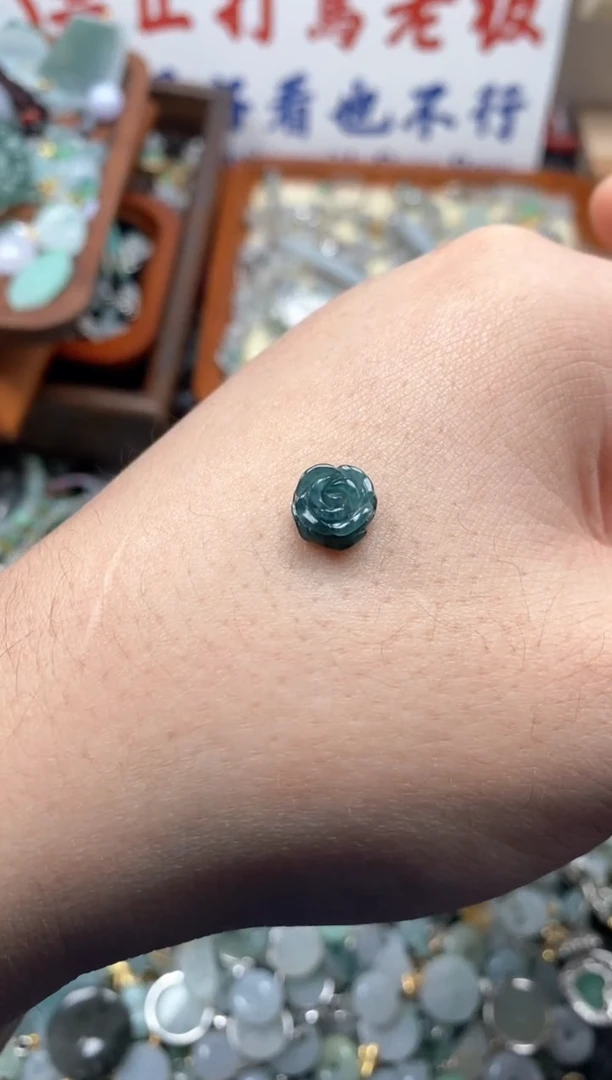 【闪购商品】翡翠颈饰未镶嵌哥哥