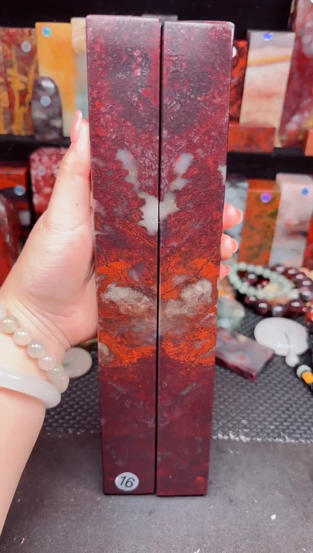 玉桂林鸡血玉印章摆件16