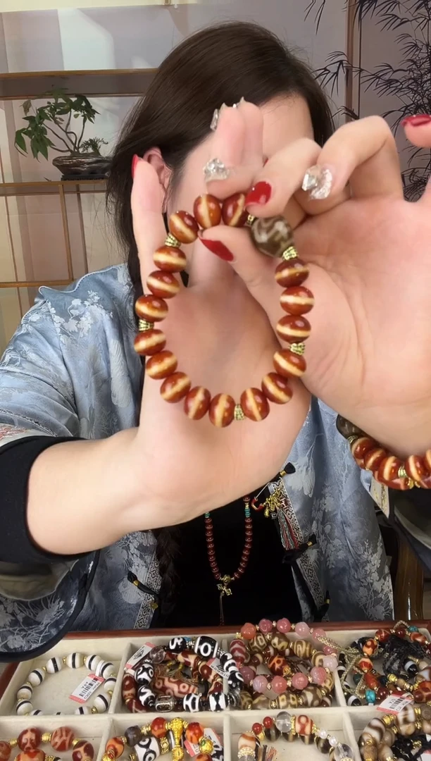 玛瑙/玉髓（覆膜）颈饰未镶嵌传世珠宝