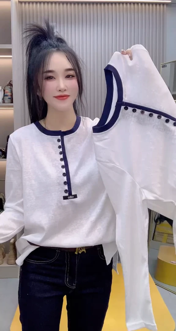 2025早秋新款休闲减龄百搭撞色字母纽扣侧开叉圆领长袖T恤上衣女