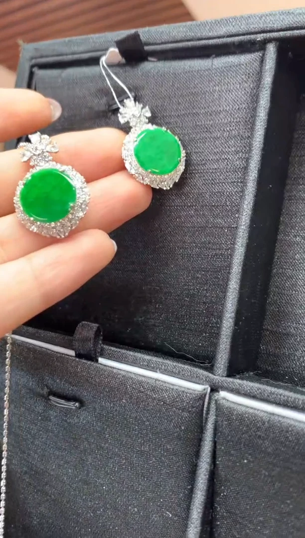 天然翡翠A货绿无事牌多样性发货1件