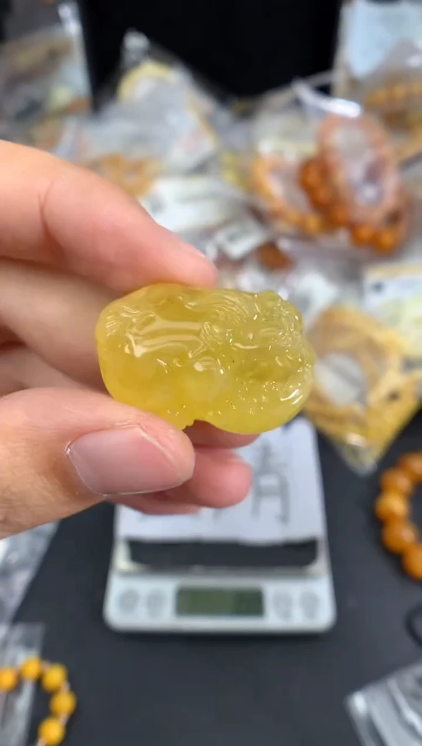 蜜蜡未镶嵌珠宝奇石1