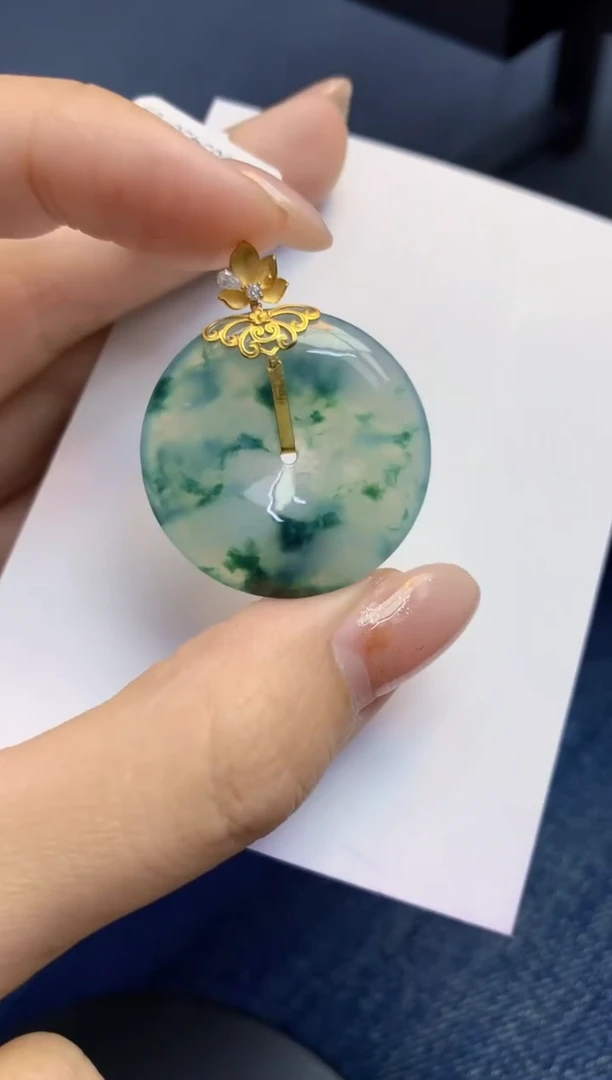 颈饰18K金镶嵌翡翠天然缅甸a货翡翠百元以上9元证书费自理