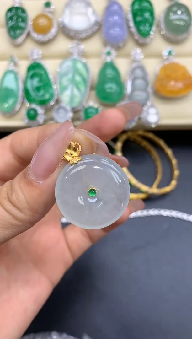 颈饰18K金镶嵌翡翠200-中国好珍宝