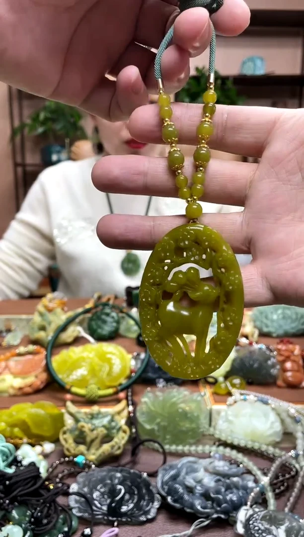 未镶嵌岫玉吊坠·