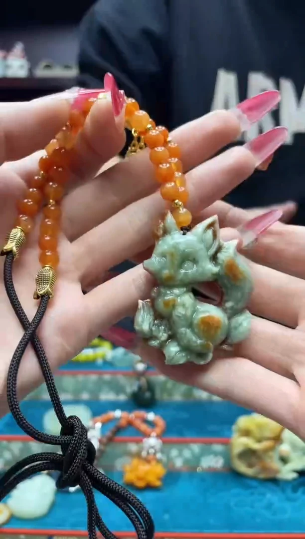 未镶嵌岫玉吊坠·