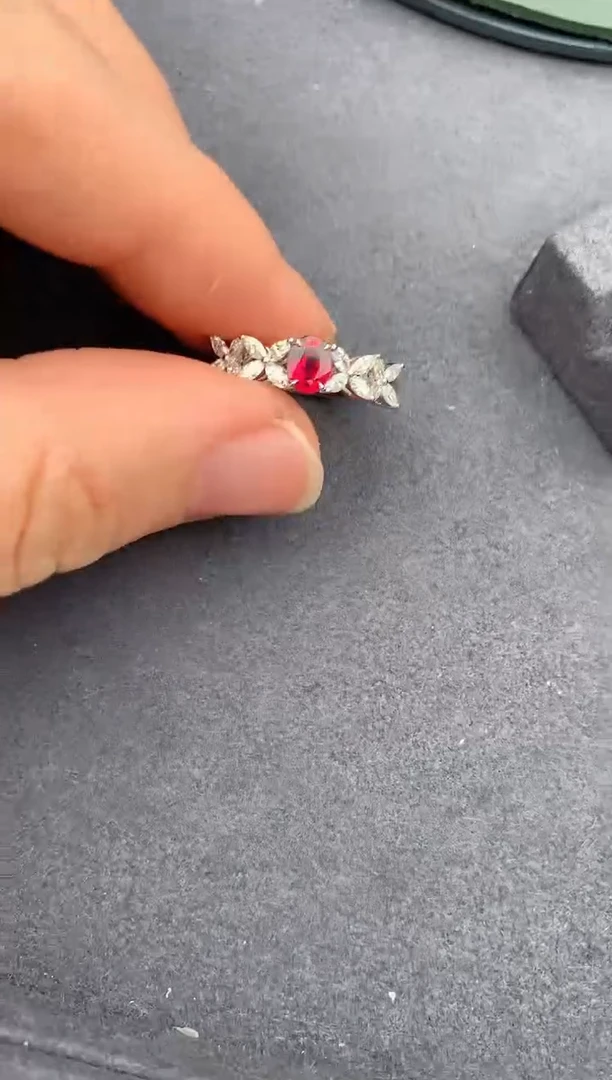 【闪购商品】红宝石戒指18K金镶嵌42分红宝石戒指