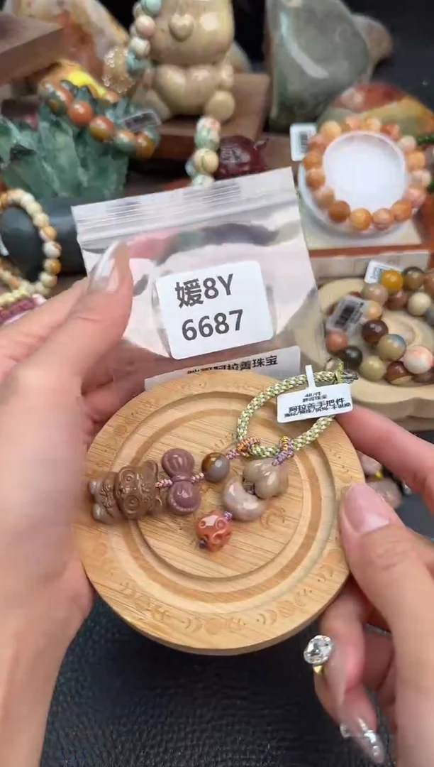 【闪购商品】石英质玉手链未镶嵌8Y6687