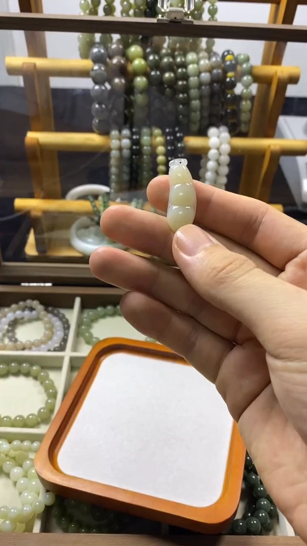 颈饰未镶嵌和田玉主播推荐！！