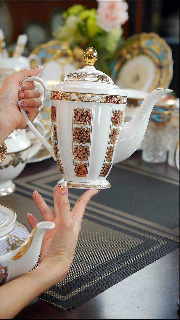 瓷片茶壶 1个