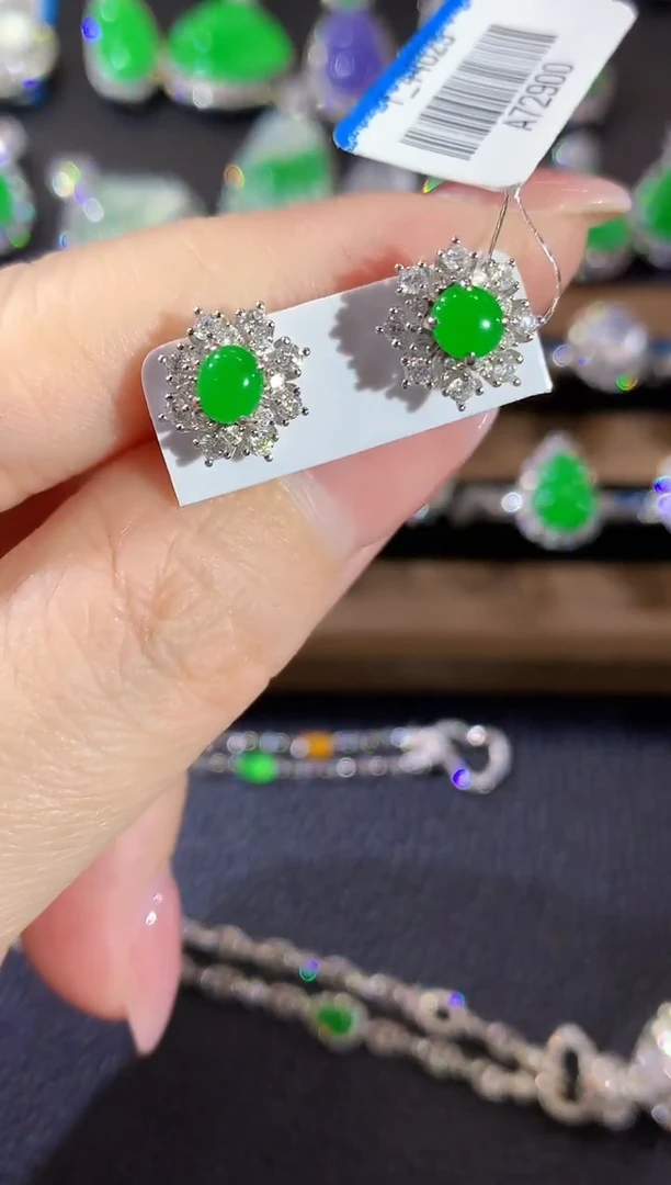 18K金镶嵌翡翠耳饰A99