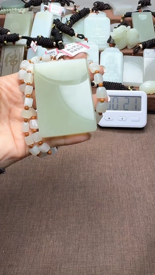 颈饰未镶嵌和田玉1