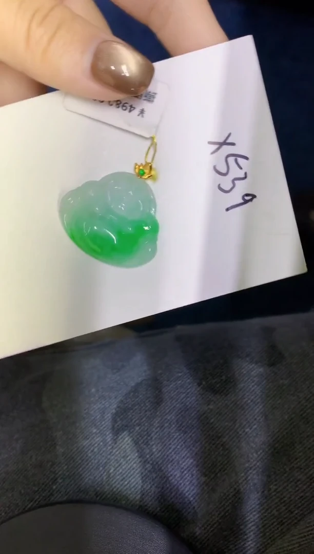 颈饰18K金镶嵌翡翠缅甸天然翡翠A货
