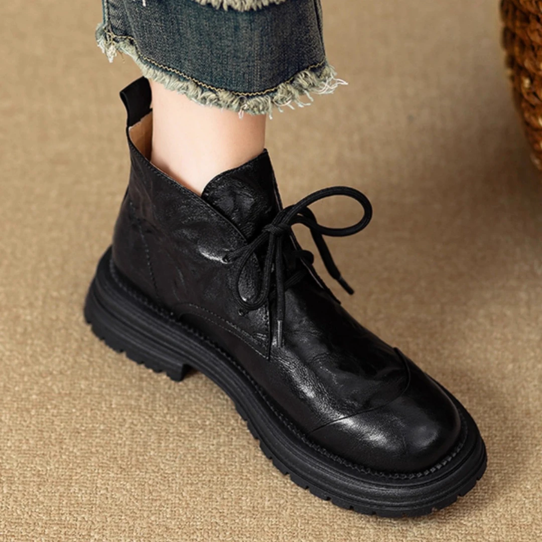 英伦风复古软皮厚底系带小短靴女春秋单靴粗跟圆头软底百搭马丁靴