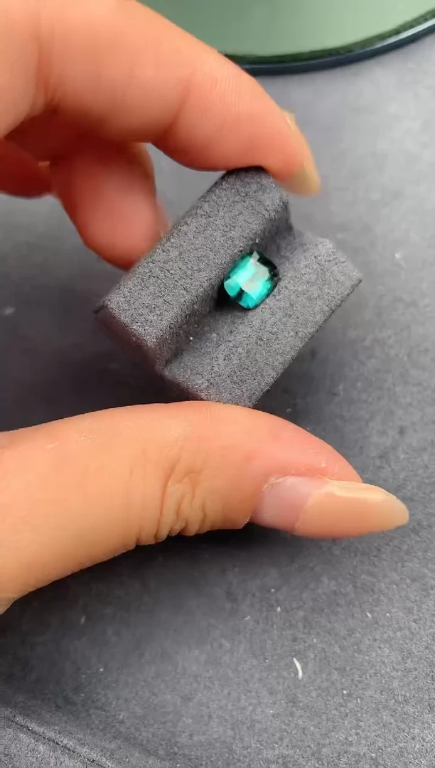 【闪购商品】碧玺裸石未镶嵌1.7ct拉贡