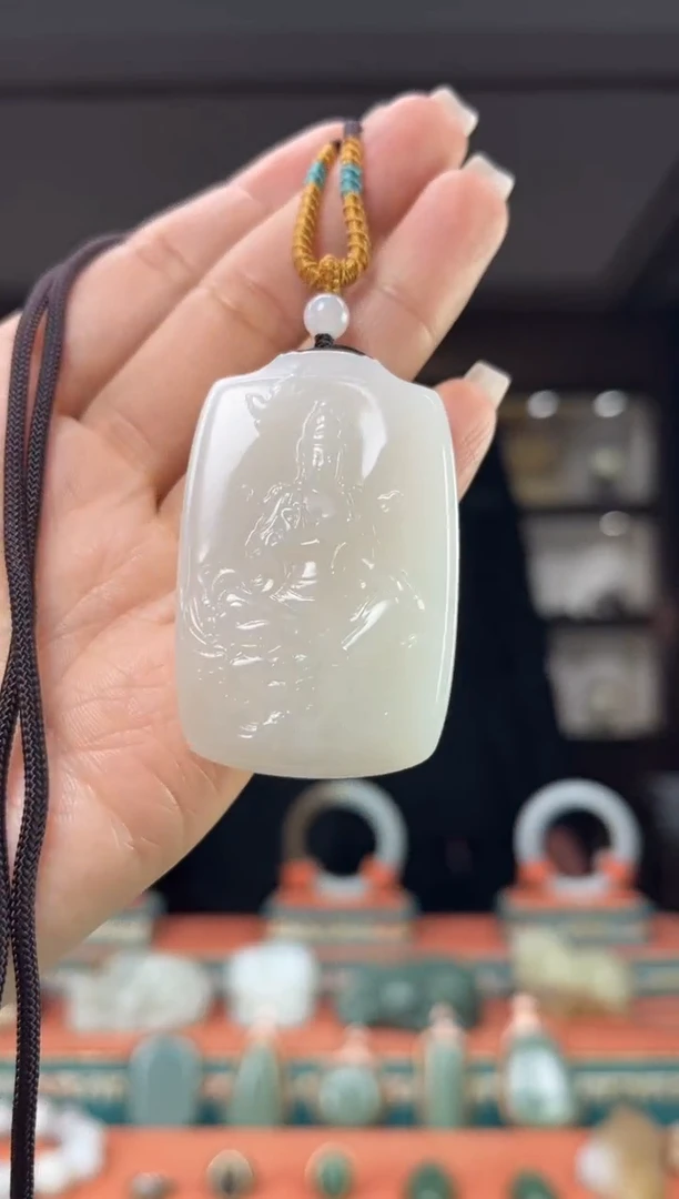 颈饰未镶嵌和田玉佩佩