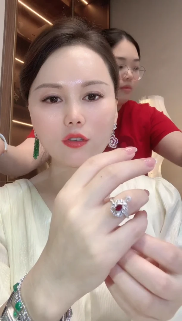 戒指18K金镶嵌红宝石A67